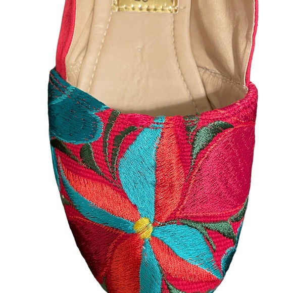 Embroidered Womens Shoes, Mexico Embroidered Shoes, Red Shoes, Red Flats, Red Sh - Picture 3 of 8